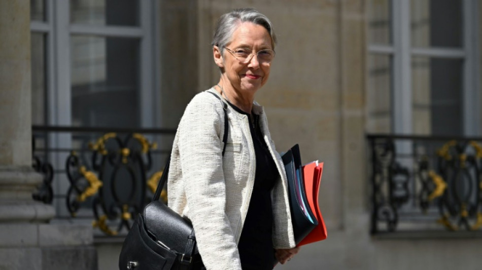 Re&ccedil;u &agrave; son tour &agrave; Matignon, le patronat pr&ecirc;t &agrave; discuter sur l'emploi des seniors