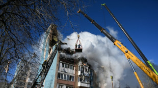 Un bombardeo ruso mata a 25 personas en Ucrania antes de la visita fallida de Zelenski a Turquía