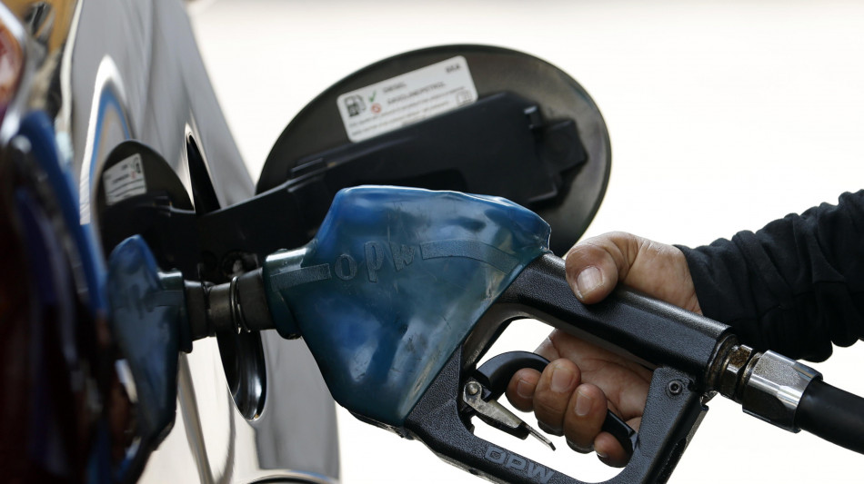 Mimit, benzina a 1,931 euro al litro, gasolio a 2,015 euro al litro