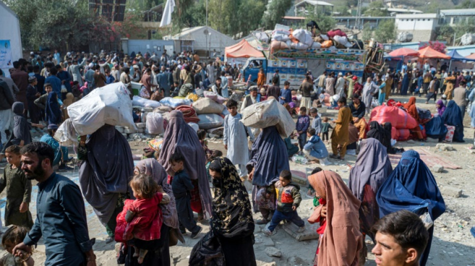 &Eacute;xodo masivo de afganos al cumplirse el plazo para abandonar Pakist&aacute;n