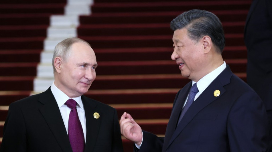 El presidente chino recibi&oacute; a su "querido amigo" Putin en Pek&iacute;n