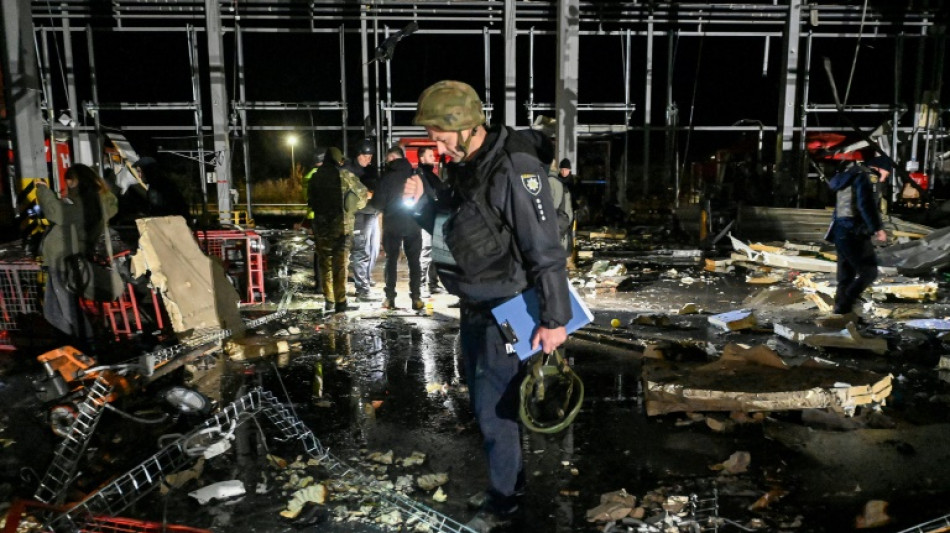 Un bombardeo ruso deja seis muertos en un dep&oacute;sito del correo ucraniano