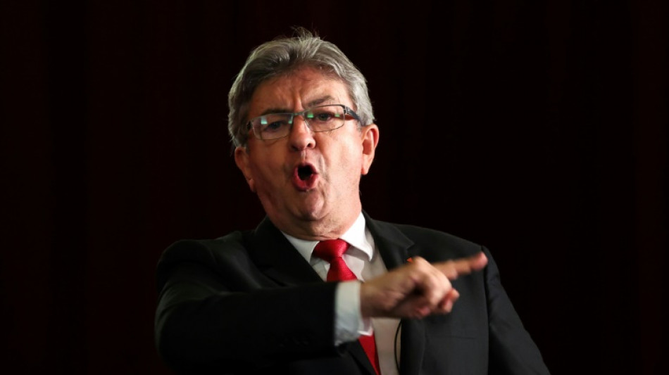Retraites: "la lutte continue", d&eacute;clare M&eacute;lenchon apr&egrave;s la validation par le Conseil constitutionnel