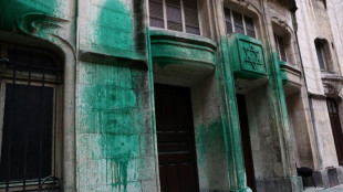 Lieux juifs asperg&eacute;s de peinture: les suspects serbes &eacute;crou&eacute;s, possible influence russe