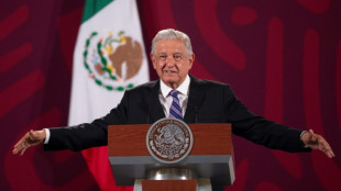 Presidente mexicano denuncia "traici&oacute;n" opositora tras fracasar su reforma el&eacute;ctrica