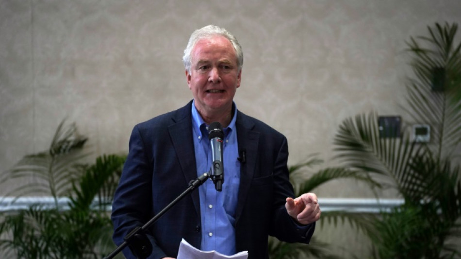 Demokratischer US-Senator trifft in El Salvador irrt&uuml;mlich abgeschobenen Migranten