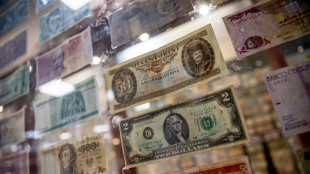 L'euro parte stabile sul dollaro a 1,173