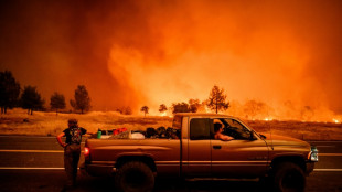 En Californie, l&eacute;gers progr&egrave;s dans la lutte contre le plus vaste incendie de l'ann&eacute;e