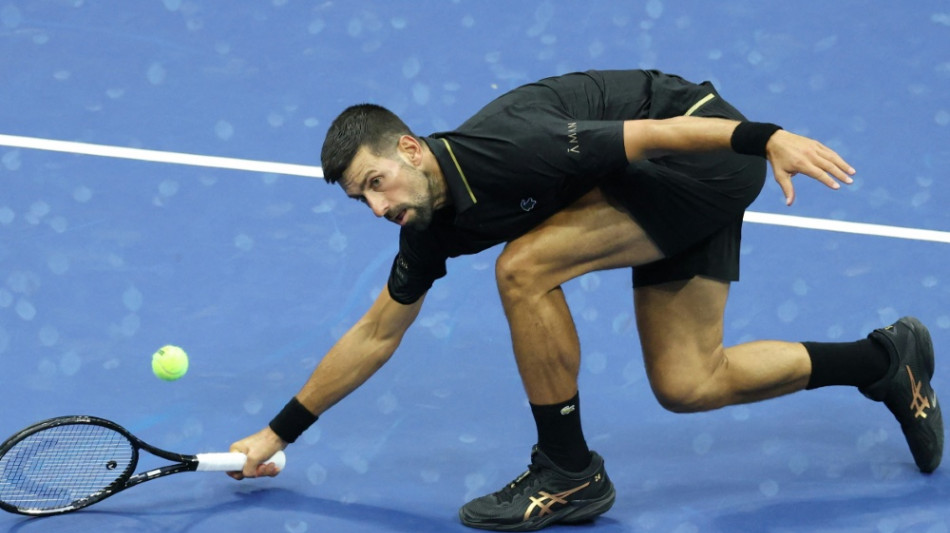 Trotz körperlicher Probleme: Djokovic in Runde zwei