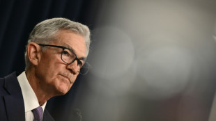 Fed mant&eacute;m taxas de juros inalteradas mas cogita corte em setembro