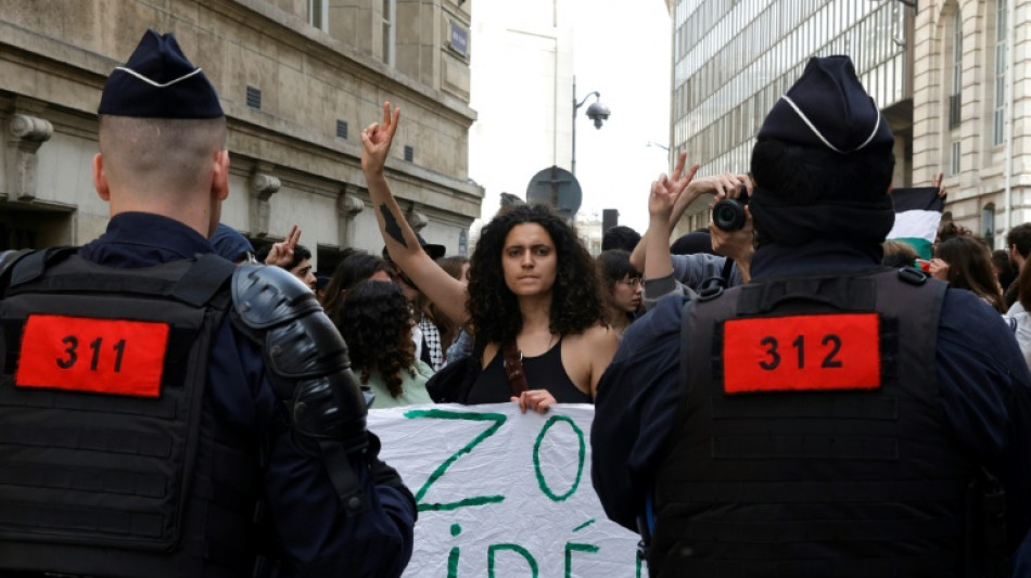 La police intervient &agrave; la Sorbonne pour d&eacute;loger des militants pro-palestiniens