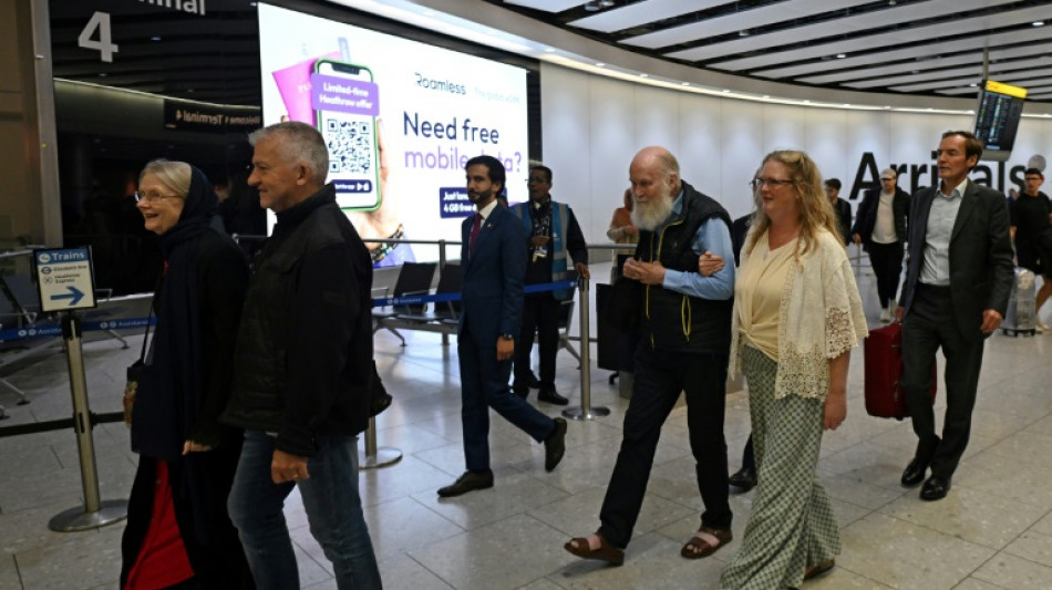 Afghanistan: le couple de Britanniques âgés libéré par les talibans arrivé à Londres