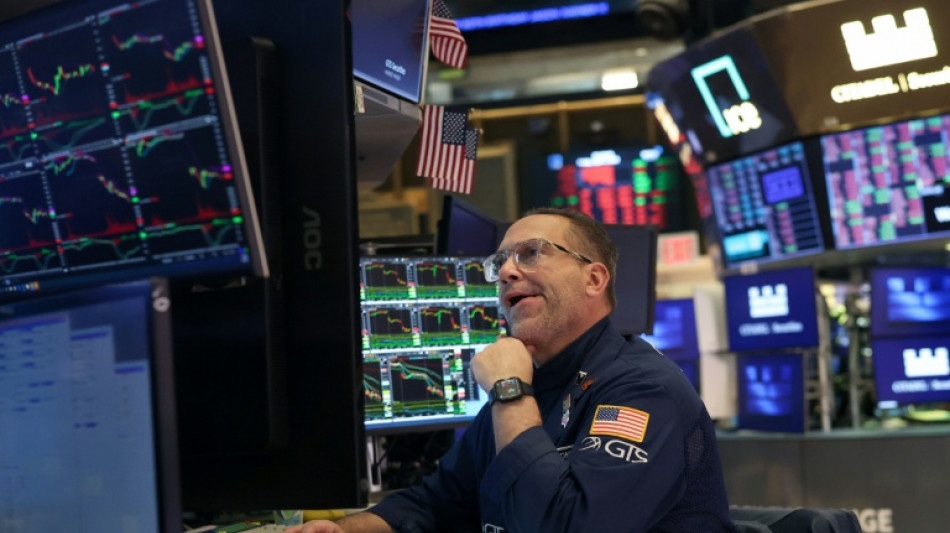 Droits de douane: Wall Street dégringole de près de 6% à la clôture