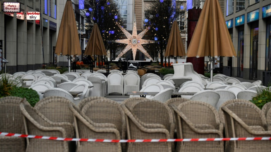Unbekannte stehlen in Rheinland-Pfalz komplette Au&szlig;enbestuhlung von Bistro