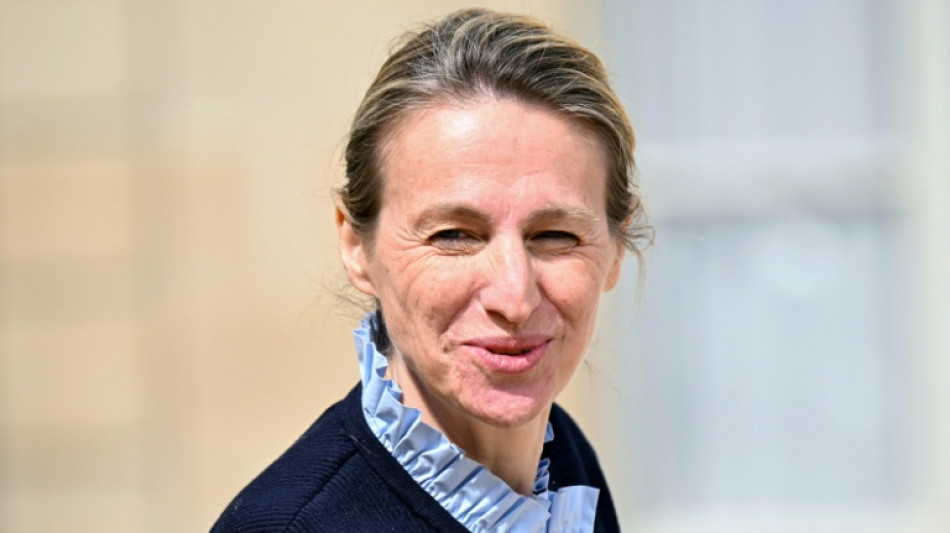 Financement de la protection sociale: la ministre du Travail pointe "une anomalie française"