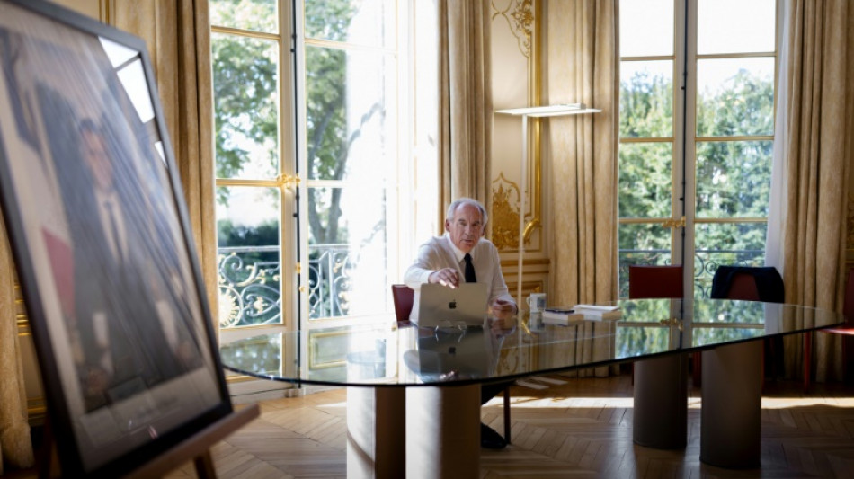 Vote de confiance: veillée d'armes pour Bayrou et ses opposants, Wauquiez donne "la liberté de vote" à ses députés