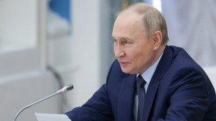 Trump volta a criticar Putin: 'Está brincando com fogo'