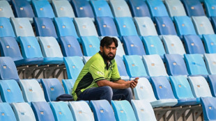 Pakistan Asia Cup match belatedly goes ahead amid India handshake row