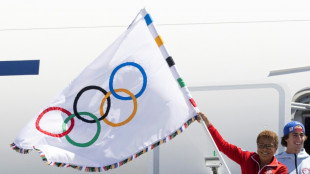 Bandeira ol&iacute;mpica chega a Los Angeles e com ela a press&atilde;o' para 2028