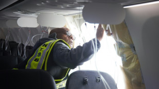 Celular sobrevive a queda de 5.000 metros de avi&atilde;o em pleno voo nos EUA