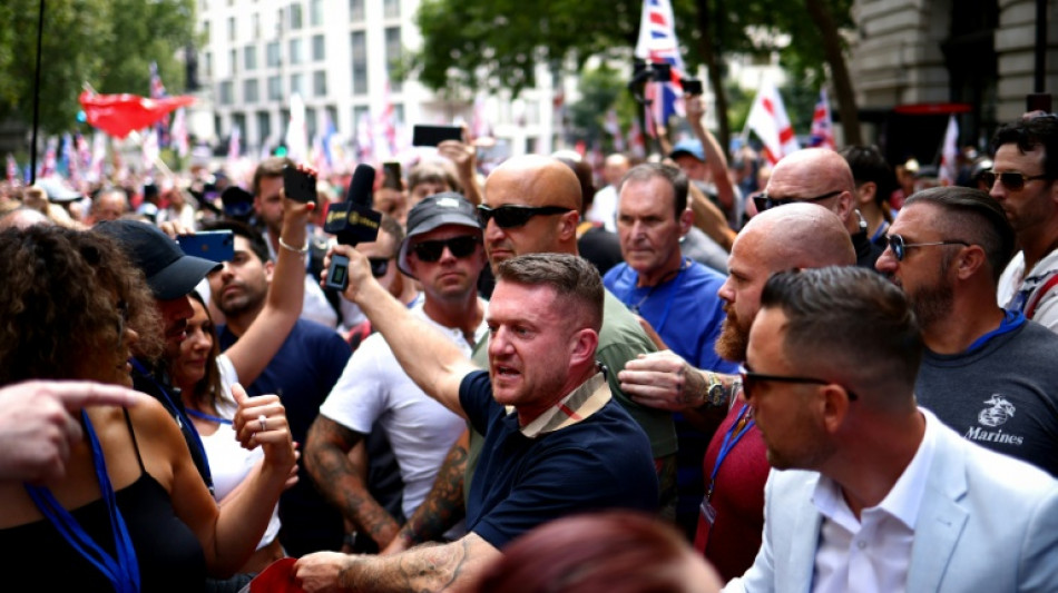 Britischer Rechtsradikaler Tommy Robinson frühzeitig aus Haft entlassen