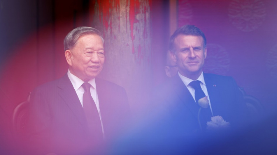 Macron en "ami sûr et fiable" du Vietnam face à Trump et Xi
