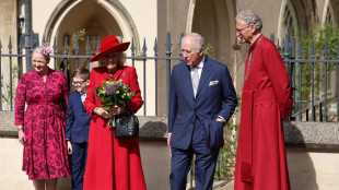La famiglia reale britannica unita alla messa di Pasqua a Windsor