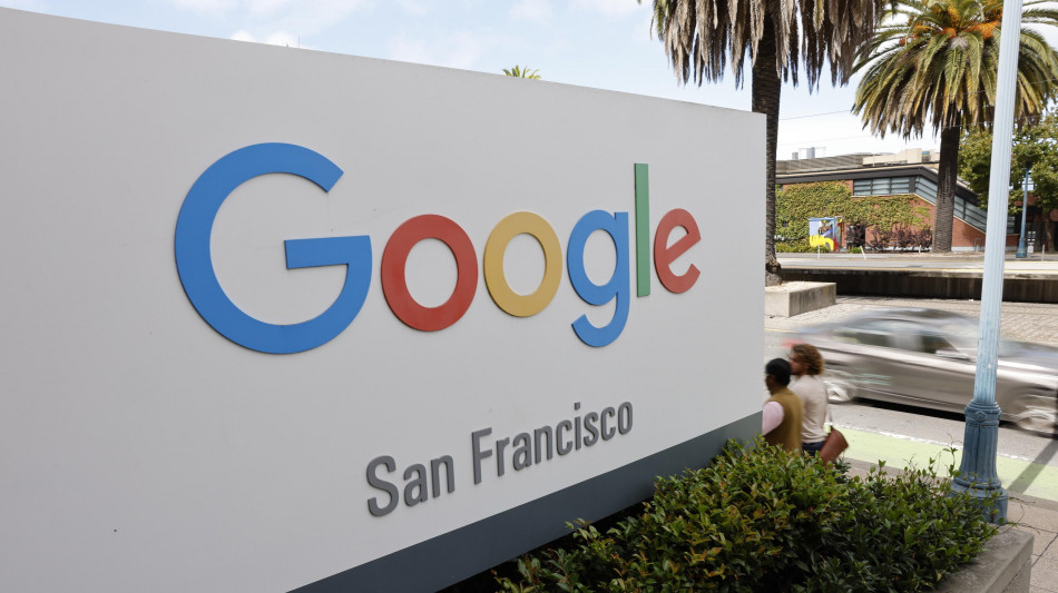 Google sale a Wall Street del 3,7%, vale 3.000 miliardi
