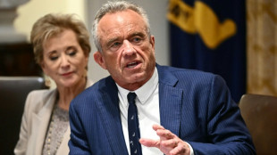 El secretario Kennedy pone "en peligro" a los estadounidenses, advierten exjefes de la agencia de salud