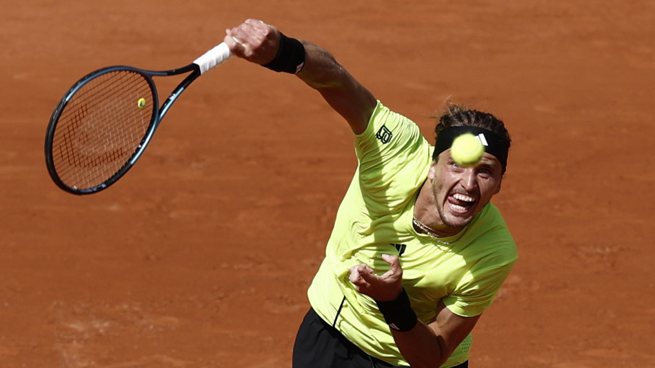 Roland Garros: Griekspoor si ritira, Zverev ai quarti