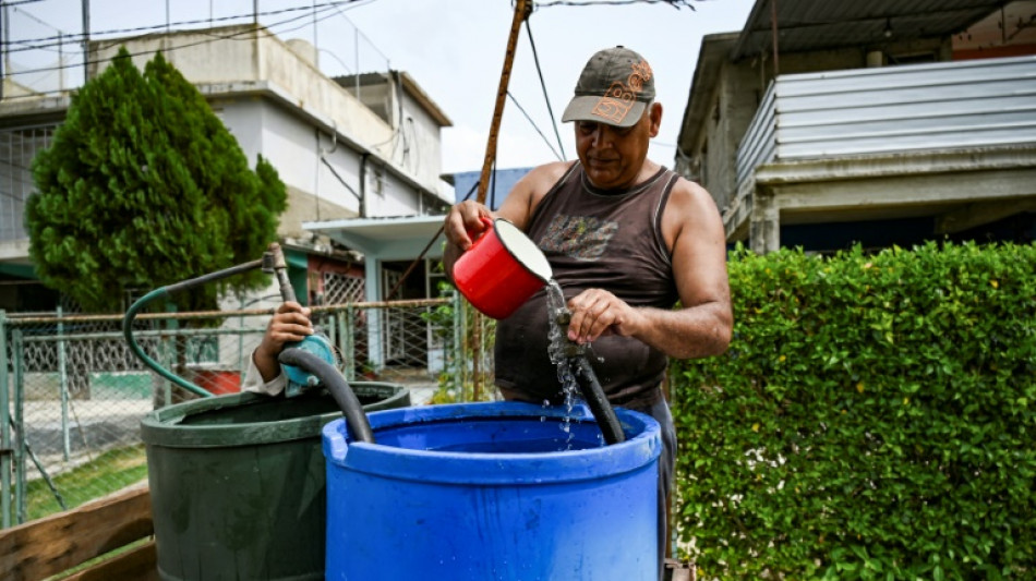 Escassez de &aacute;gua esgota a paci&ecirc;ncia dos cubanos em meio &agrave; crise