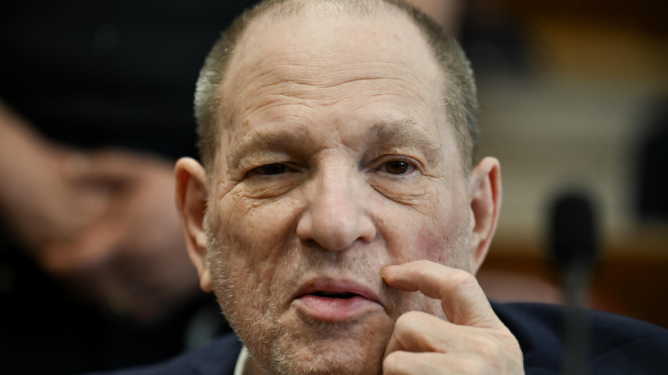 Weinstein colpevole di aggressione sessuale, stallo sullo stupro