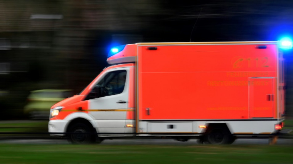 Zwei Schwerverletzte bei Unfall zwischen Zug und Bus an Bahn&uuml;bergang bei Ulm