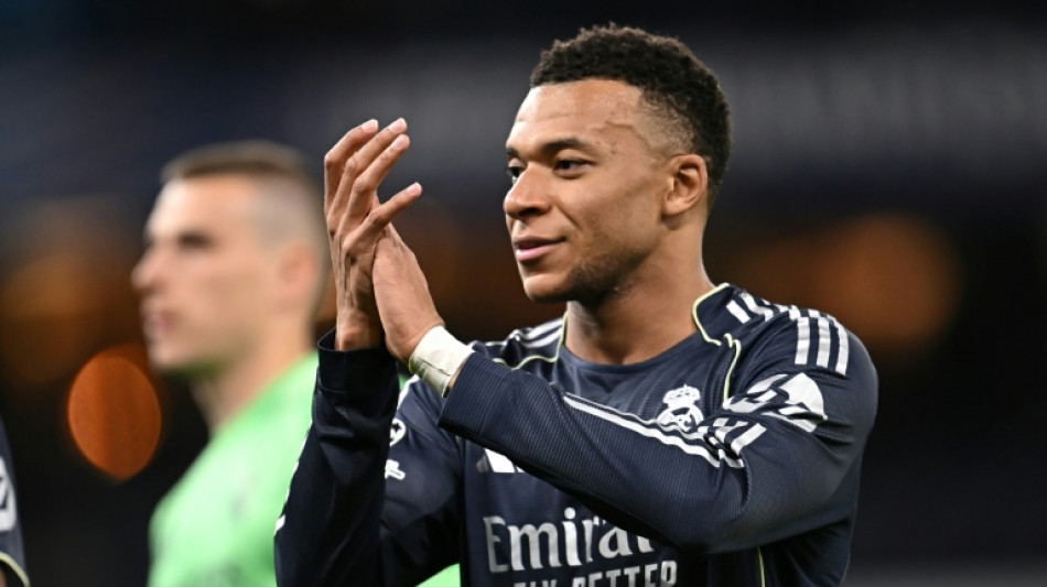 Arbeloa diz que Mbapp&eacute; est&aacute; '100%' antes de cl&aacute;ssico contra Atl&eacute;tico de Madrid