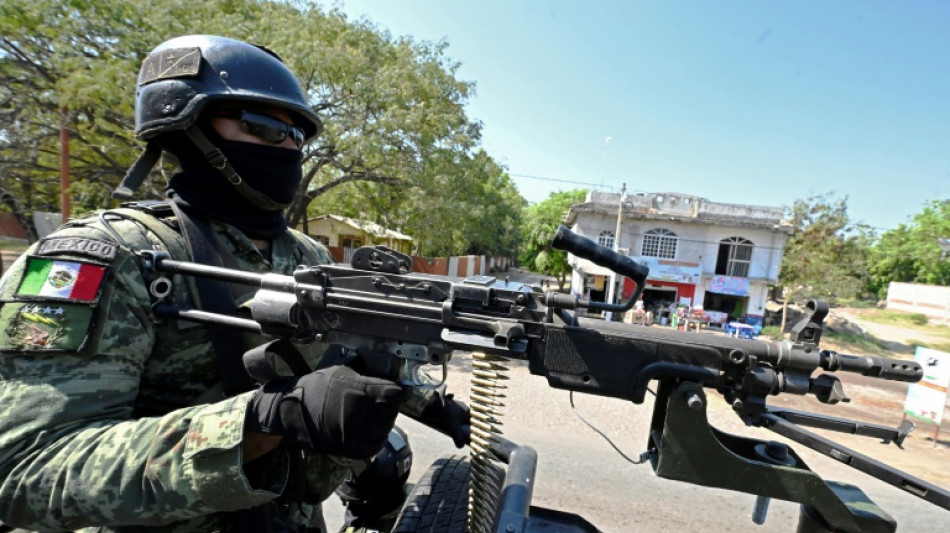 México prende dez colombianos após explosão que matou seis militares