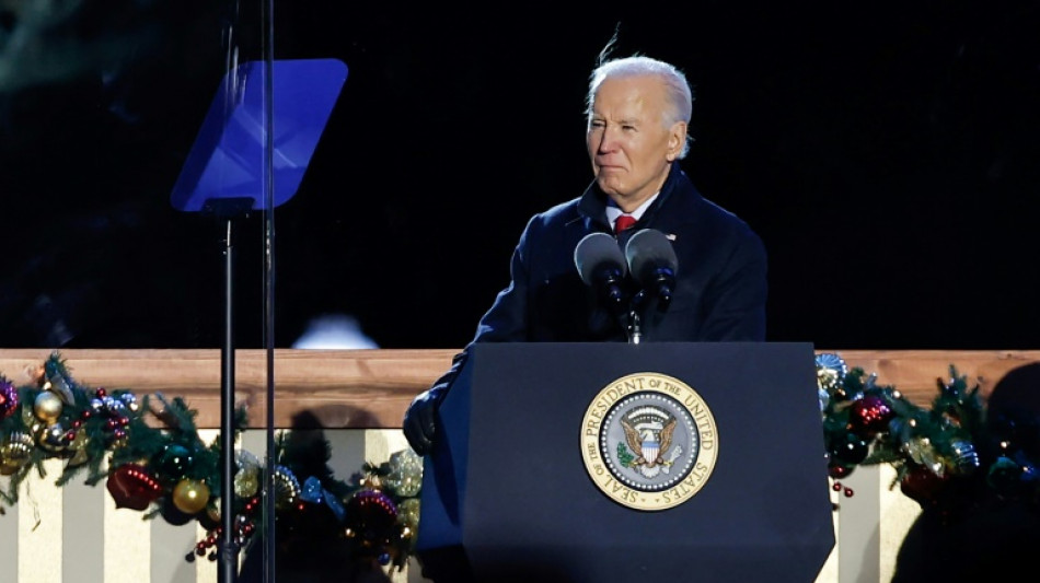 Biden avalia dar indultos preventivos ante amea&ccedil;as do grupo de Trump (imprensa)