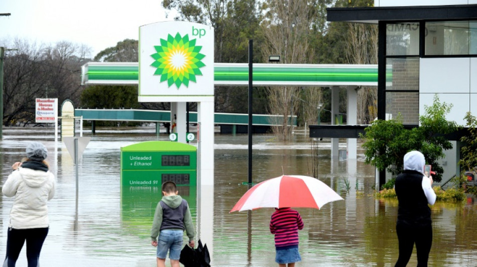 Zehntausende Menschen m&uuml;ssen an Australiens Ostk&uuml;ste vor Hochwasser fliehen