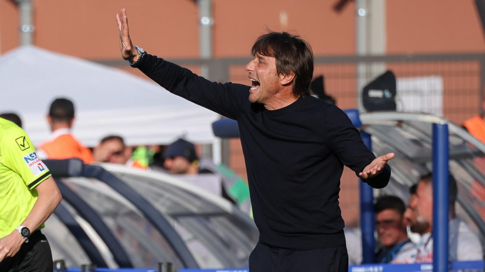 Calcio: Conte 'niente calcoli, pi&ugrave; andiamo in alto e pi&ugrave; lustro a scudetto'