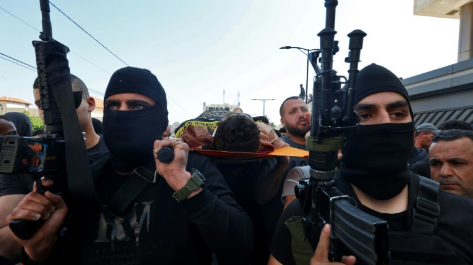 Centenas de foguetes s&atilde;o lan&ccedil;ados de Gaza contra Israel ap&oacute;s novos ataques