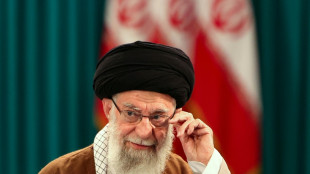 Le cort&egrave;ge fun&egrave;bre de Khamenei en marche &agrave; T&eacute;h&eacute;ran, une mar&eacute;e humaine attendue