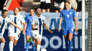 Finlândia vence Islândia (1-0) na abertura da Eurocopa feminina