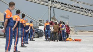 Un r&eacute;cord de 230 migrantes cruzan el Canal de la Mancha rumbo a Reino Unido en una sola embarcaci&oacute;n