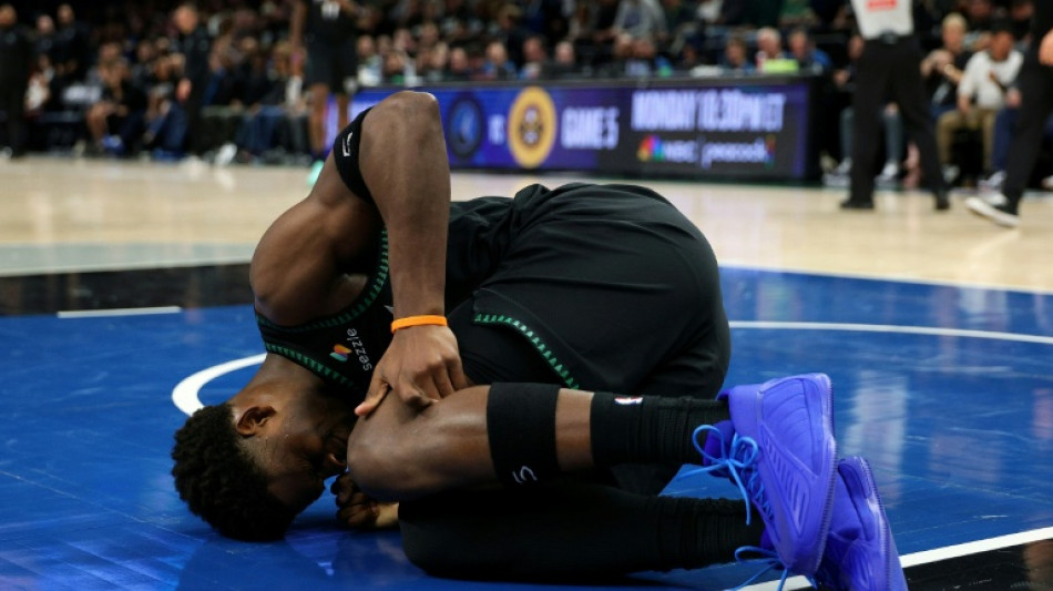 T'Wolves Edwards to miss several weeks - report