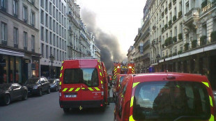 In fiamme a Parigi l'Hotel Bristol a due passi dall'Eliseo