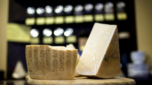 Italie: les producteurs de parmesan jugent les droits de douane américains "absurdes"