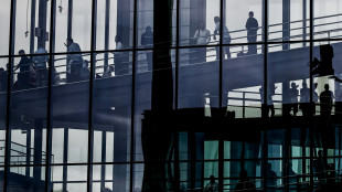 Allo scalo di Berlino stop ai decolli in mattinata a causa del ghiaccio