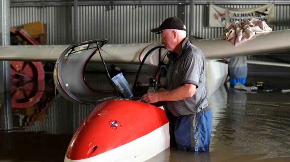 Millares de australianos en peligro por las mort&iacute;feras inundaciones