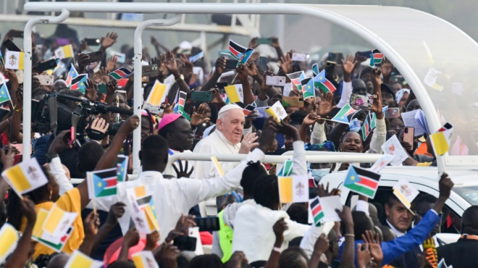 Papst ruft bei Freiluft-Messe im S&uuml;dsudan zu Gewaltverzicht auf