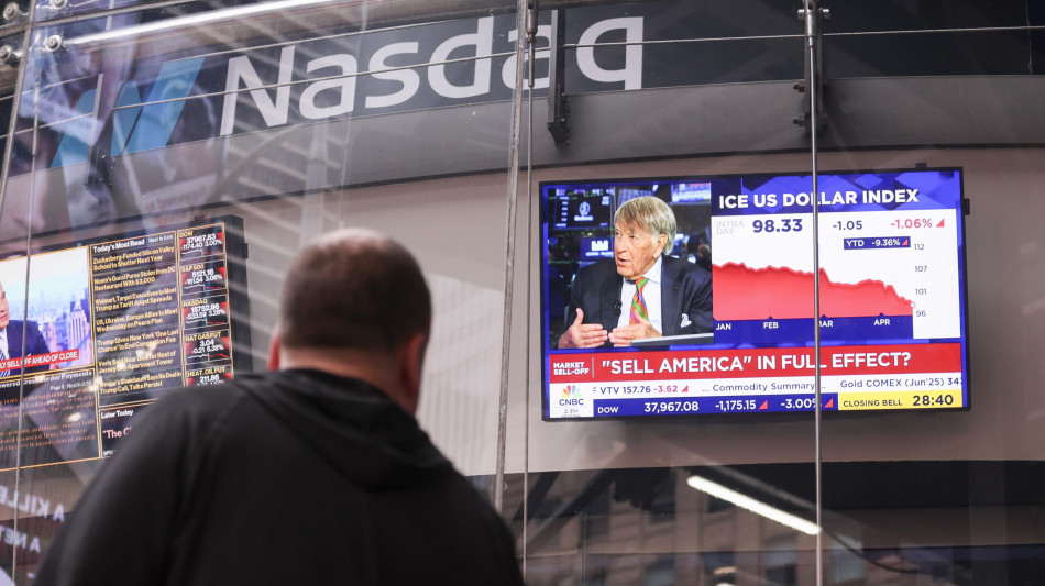 Wall Street apre debole, Dj +0,06%, Nasdaq -0,43%
