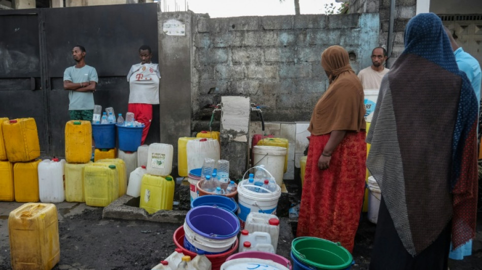 Aux Comores, les habitants lass&eacute;s devant leurs robinets &agrave; sec